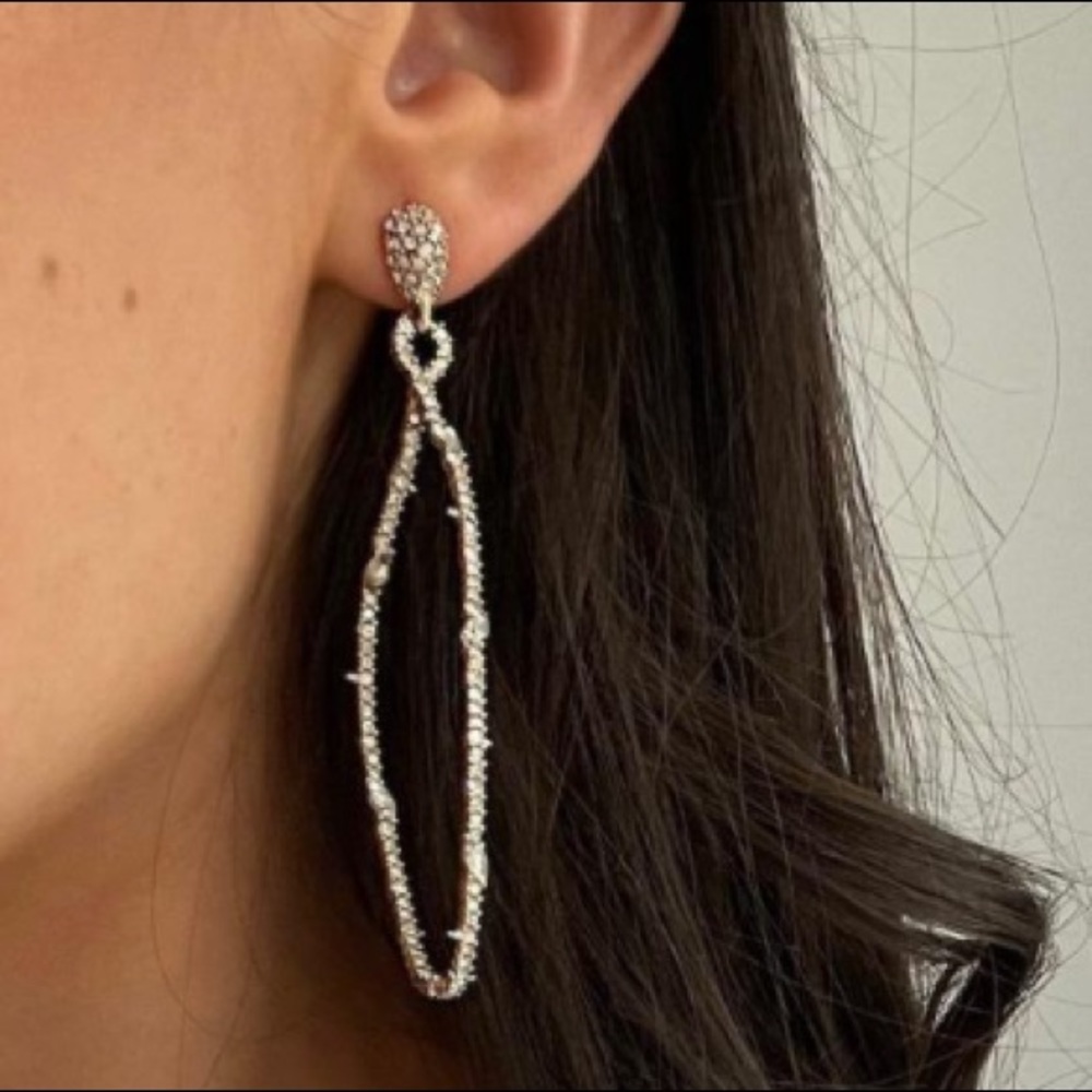 Alexis Bittar Lightweight Thorny Lace Pavé Crystal Twisted Sculptural Earring - Picture 7 of 16